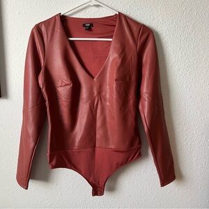 Mauve pink faux leather Bodysuit EXPRESS body contour v neck long sleeve
